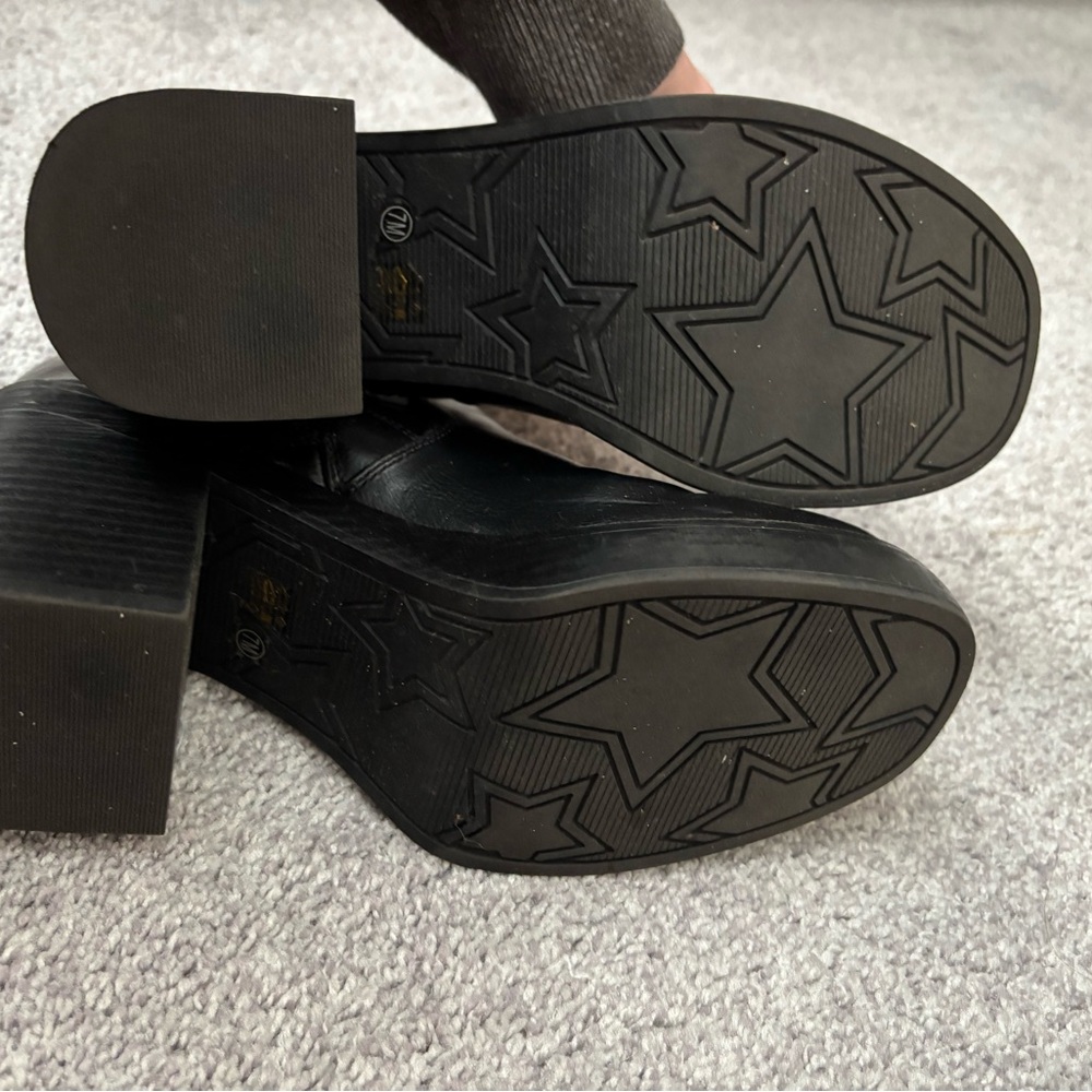DIRTY LAUNDRY BLACK LEATHER BOOTIES - Picture 4 of 6